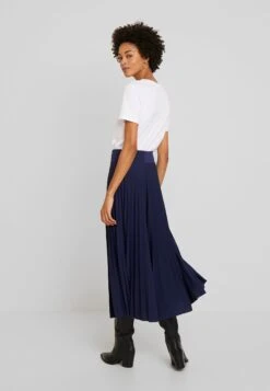 Anna Field Plisse A-Line Midi Skirt - Jupe Trapèze - Maritime Blue -Femmes Vêtements Boutique 5e377213776043ae87e0befe2a75e8ca