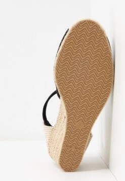 Escarpins Compensés - Black -Femmes Vêtements Boutique 809af7ee1f5142cfbc867121ab4ff855