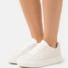 Baskets Basses - Off-White -Femmes Vêtements Boutique 8b68bf586f1a40e183058872237ec298