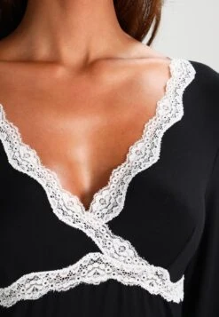 Anna Field Heidi Long Sleeves Viscose Nightdress - Chemise De Nuit / Nuisette - Black -Femmes Vêtements Boutique 9cbb26f39b384778a8a395532fe9436b