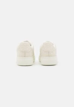 Baskets Basses - Off-White 11 Baskets Basses - Off-White -Femmes Vêtements Boutique d3b67d0bf0f5472984c10fecfec1cafd