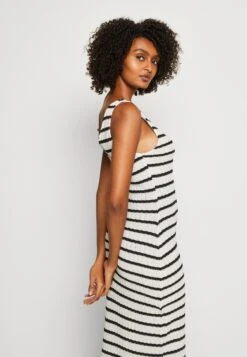 Anna Field Robe Pull - Black/White -Femmes Vêtements Boutique e30a17d9811947b898f0f2fb46ac49f7